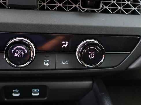 Used 2025 Honda Accord LX image 30