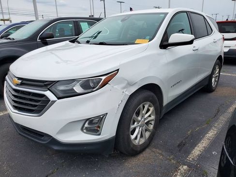 Used 2019 Chevrolet Equinox LT w/ Driver Convenience Package FWD image 2