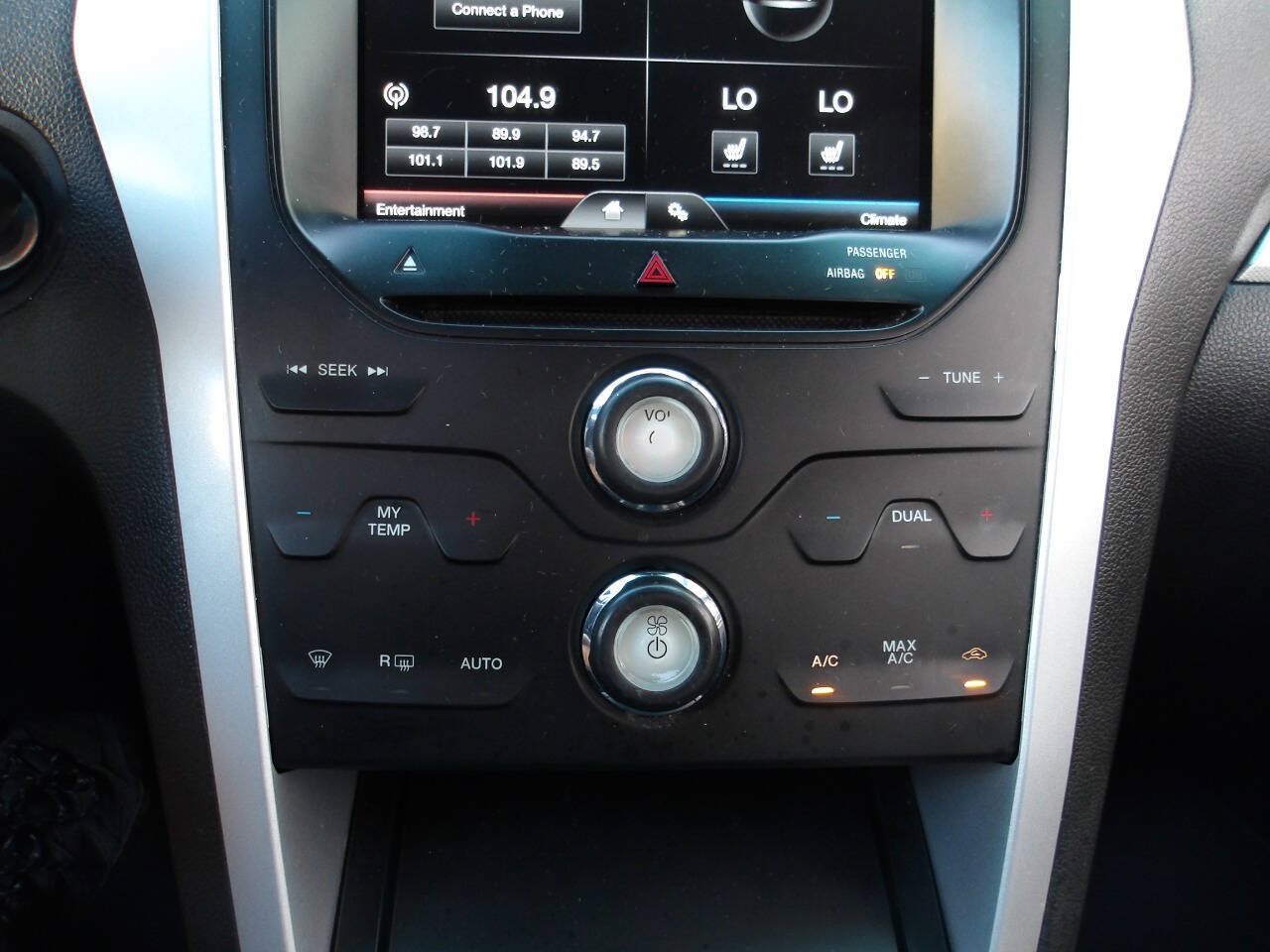 Used 2014 Ford Explorer XLT w/ Equipment Group 202A FWD image 14