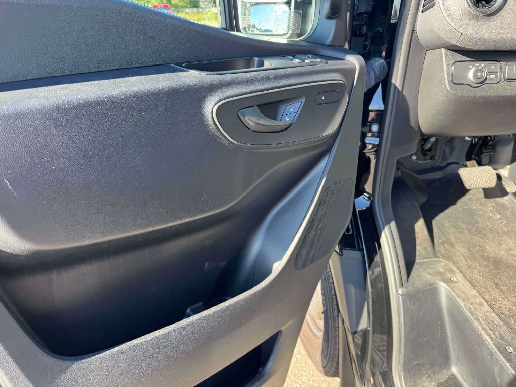 Used 2025 Mercedes-Benz Sprinter 2500 image 17