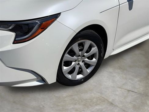 Used 2021 Toyota Corolla LE FWD image 8