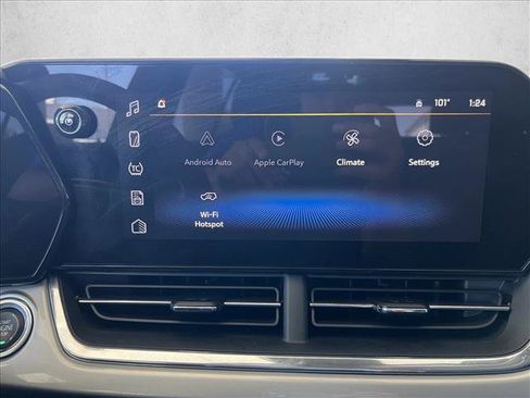 Used 2025 Chevrolet Trax LT FWD image 12