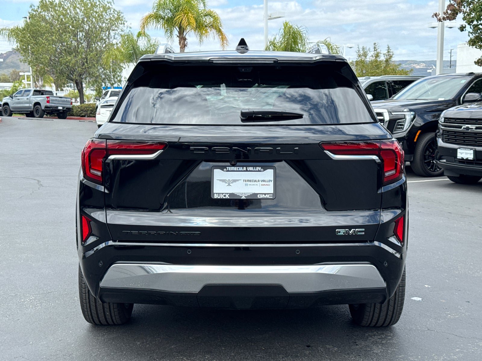 New 2026 GMC Terrain Denali w/ LPO, Black Badging Package AWD/4WD image 14