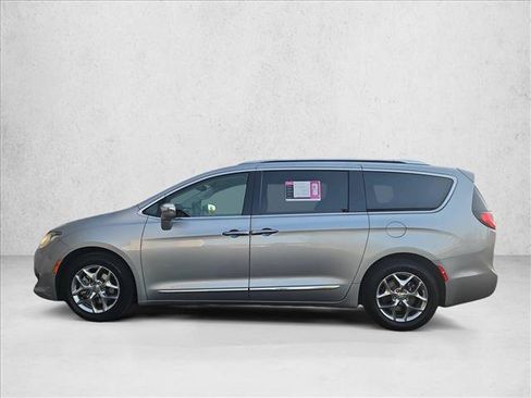 Used 2019 Chrysler Pacifica Limited FWD image 9