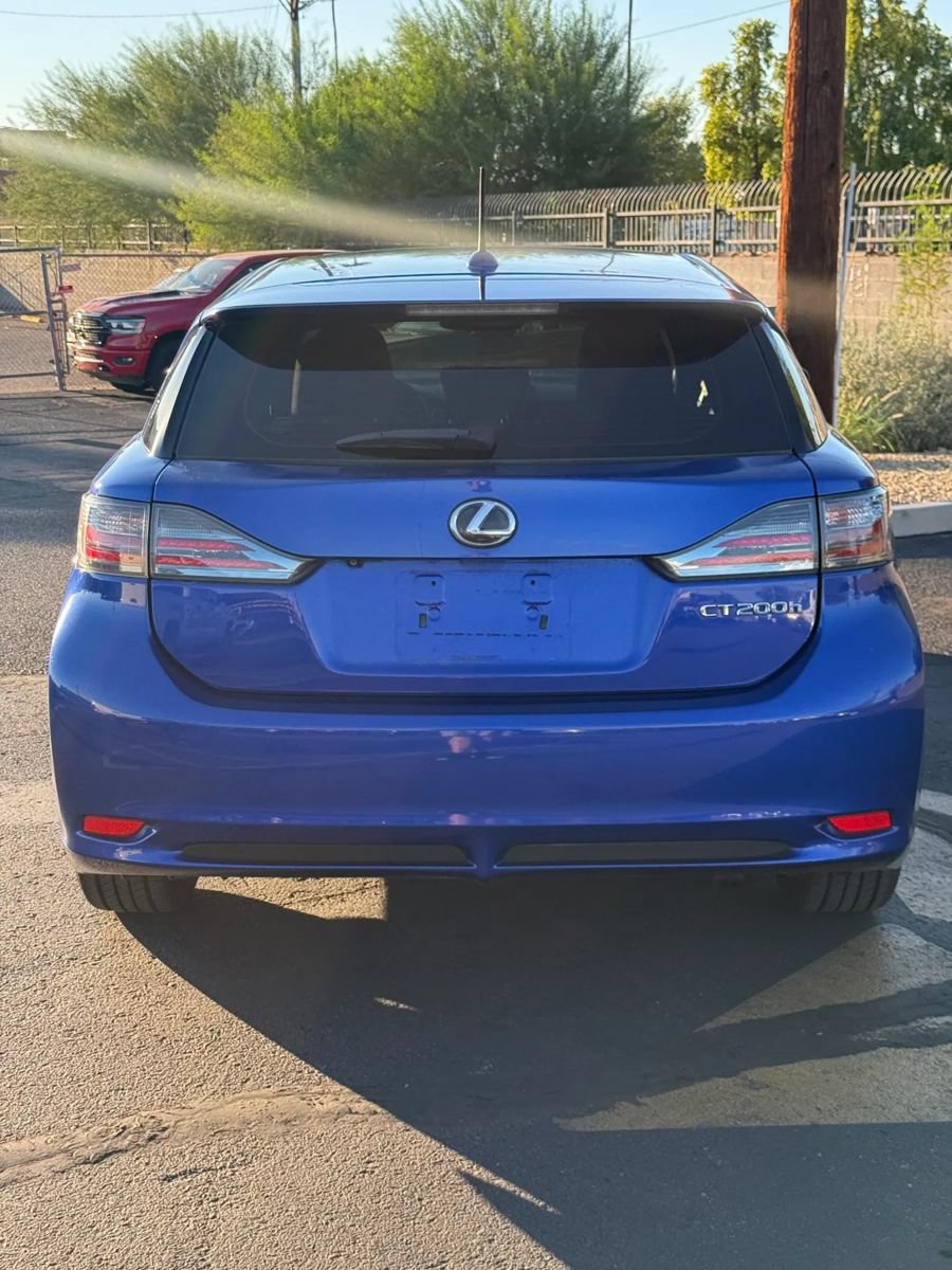 Used 2013 Lexus CT 200h w/ F Sport Pkg w/Nuluxe Trim FWD image 6