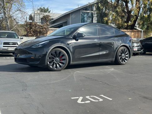 Used 2022 Tesla Model Y Performance image 1