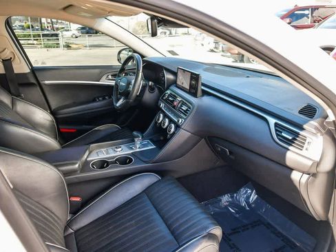 Used 2022 Genesis G70 3.3T image 16