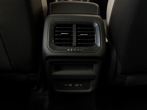 Used 2026 Volkswagen Taos SE FWD image 13
