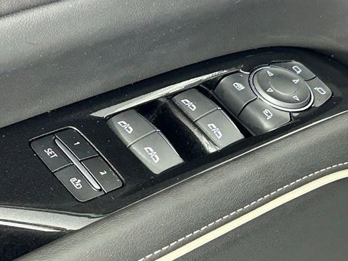 Used 2021 Cadillac Escalade ESV Premium Luxury AWD/4WD image 40