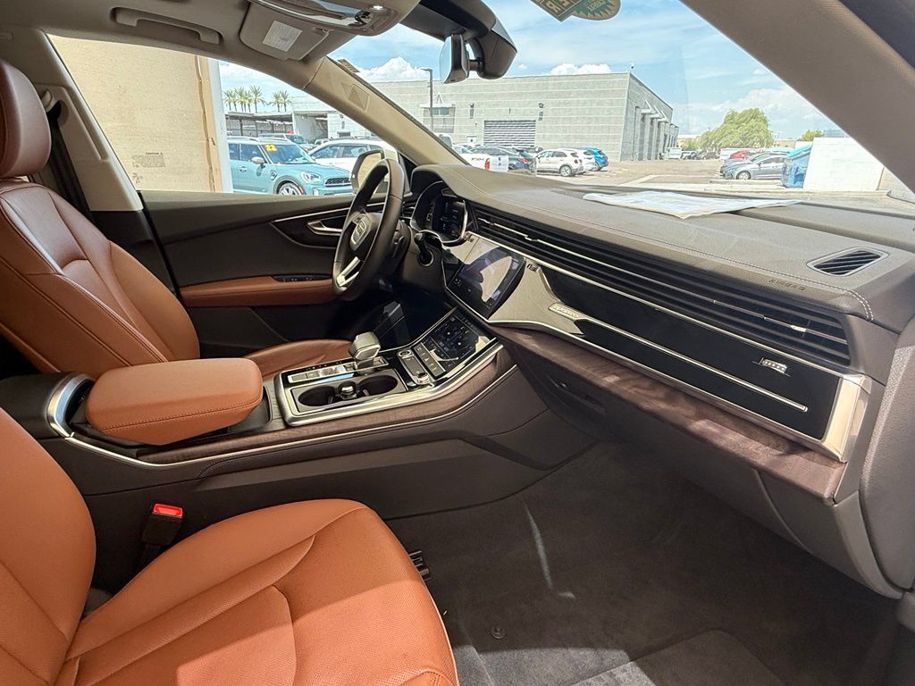 Used 2023 Audi Q8 Premium Plus w/ Premium Plus Package AWD/4WD image 11