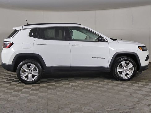 Used 2022 Jeep Compass Latitude AWD/4WD image 16