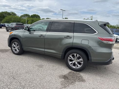Used 2014 Toyota Highlander XLE FWD image 19