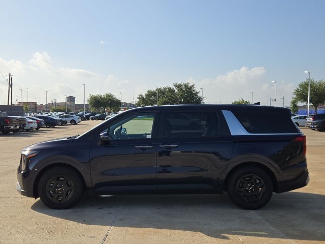 Used 2025 Kia Carnival FWD image 6