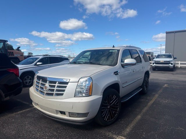 Used 2013 Cadillac Escalade Luxury AWD/4WD image 2