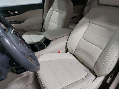 Used 2022 GMC Acadia Denali w/ Denali Ultimate Package image 17