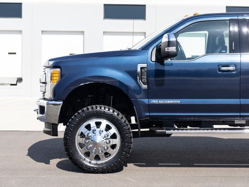 Used 2017 Ford F350 Lariat w/ Chrome Package image 15