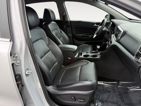 Used 2020 Kia Sportage EX w/ EX Technology Package FWD image 19