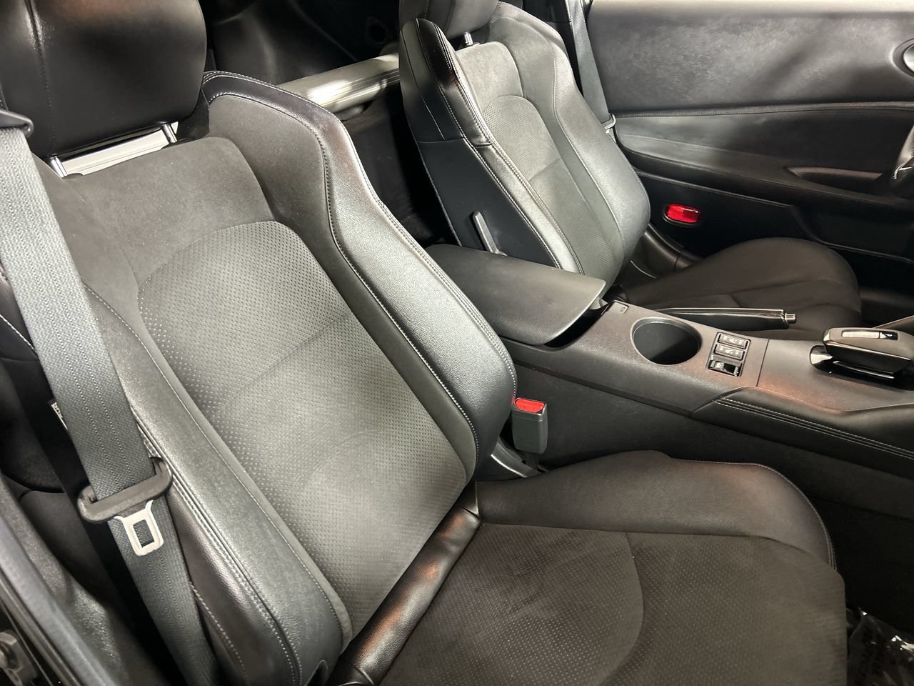Used 2024 Nissan Z Performance w/ Floor Mat Package RWD image 26