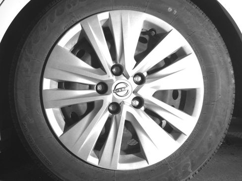 Used 2025 Nissan Sentra S image 14