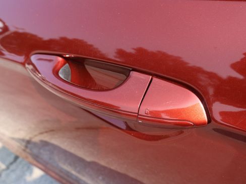 Used 2014 Ford Fusion SE w/ Equipment Group 202A FWD image 15