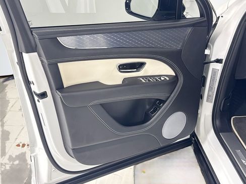 Certified 2023 Bentley Bentayga AWD/4WD image 16