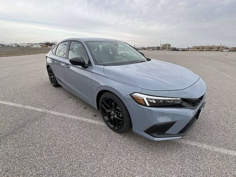 Used 2023 Honda Civic Sport image 12