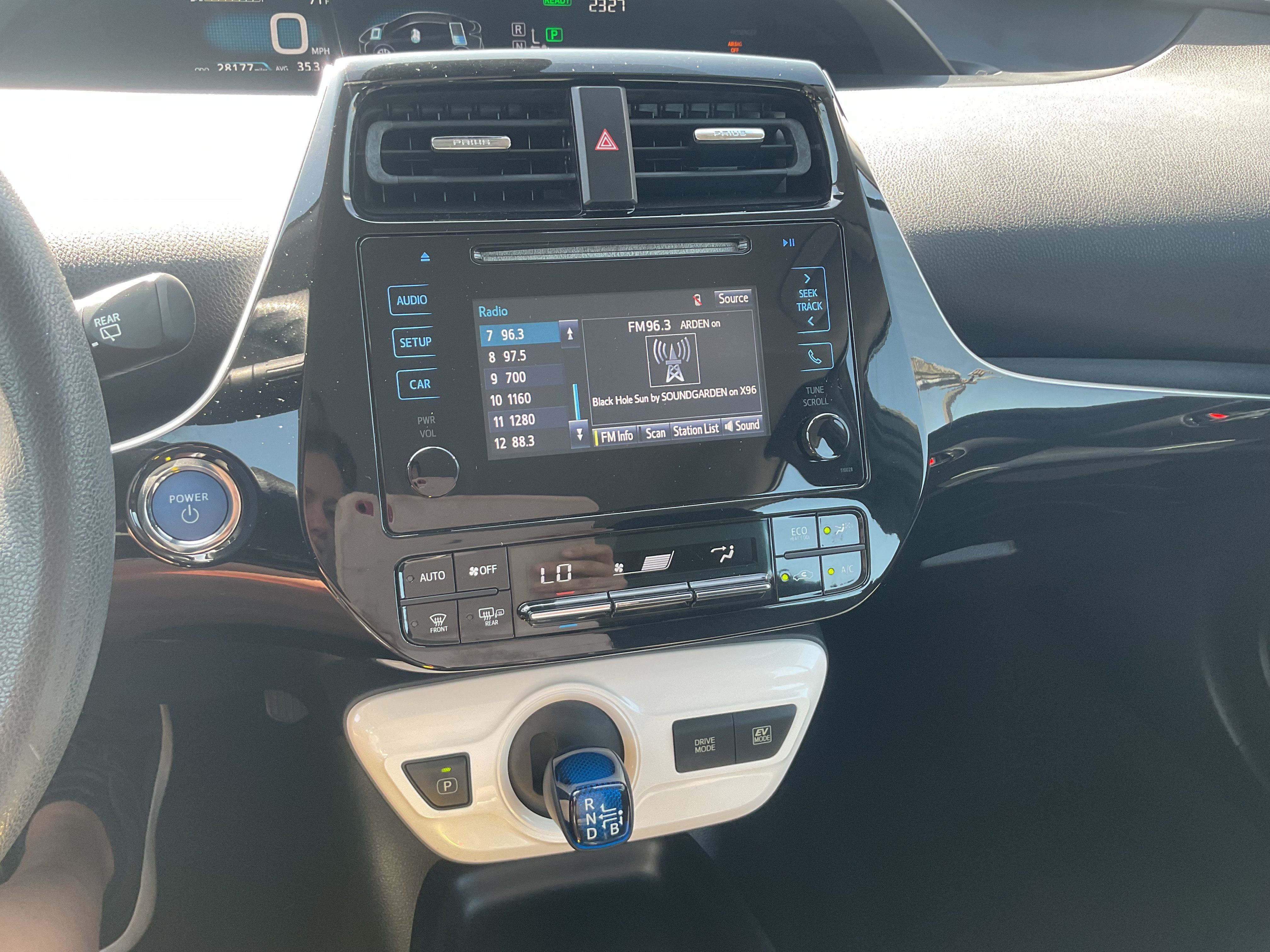 Used 2017 Toyota Prius Two w/ Prius Two Safety Plus Package FWD image 19