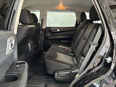 Used 2019 Nissan Pathfinder S image 13