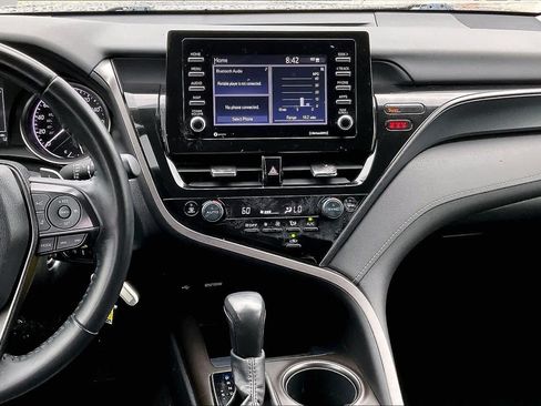 Used 2022 Toyota Camry SE FWD image 7