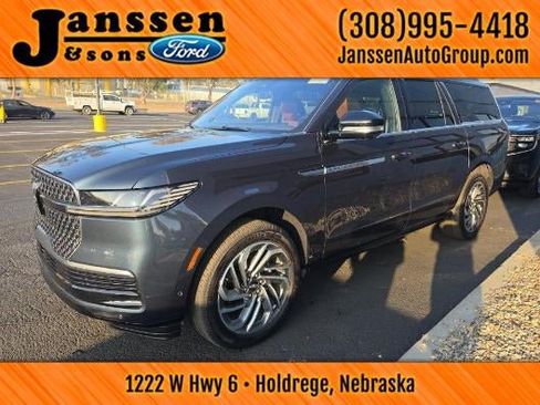 Used 2025 Lincoln Navigator L Reserve AWD/4WD image 1