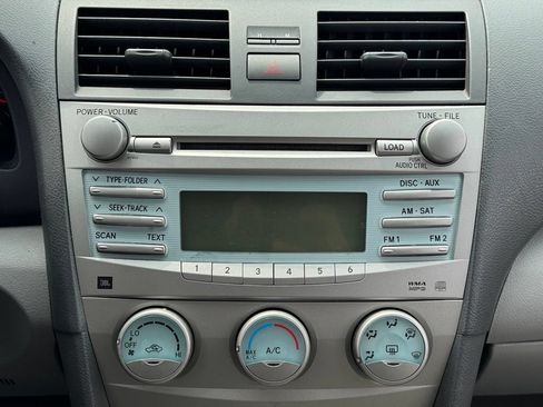 Used 2008 Toyota Camry LE FWD image 3