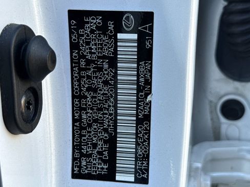 Used 2019 Lexus UX 200 w/ Accessory Package image 28