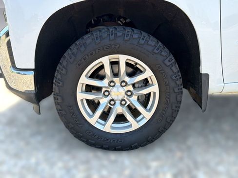 Used 2021 Chevrolet Silverado 1500 LT AWD/4WD image 11