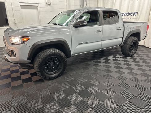 Used 2019 Toyota Tacoma TRD Off-Road image 5