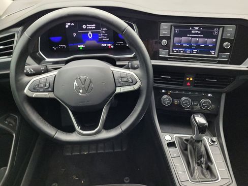 Used 2023 Volkswagen Jetta SE image 22