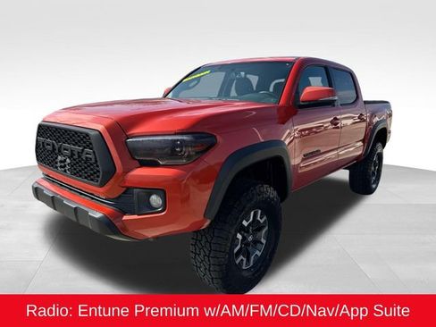 Used 2017 Toyota Tacoma TRD Off-Road image 3