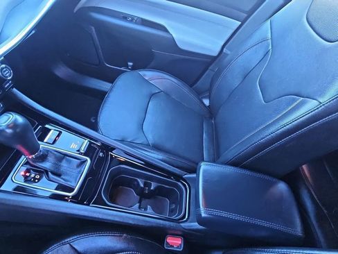 Used 2023 Jeep Compass Limited image 19