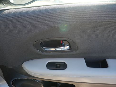 Used 2021 Honda HR-V LX image 18