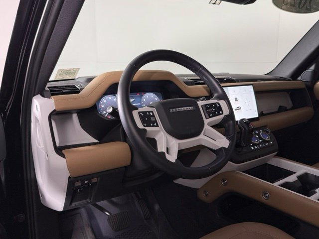 Used 2025 Land Rover Defender 110 X-Dynamic SE AWD/4WD image 5