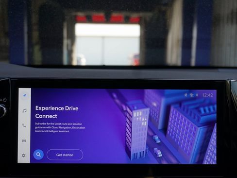 Used 2025 Toyota Camry XSE image 13