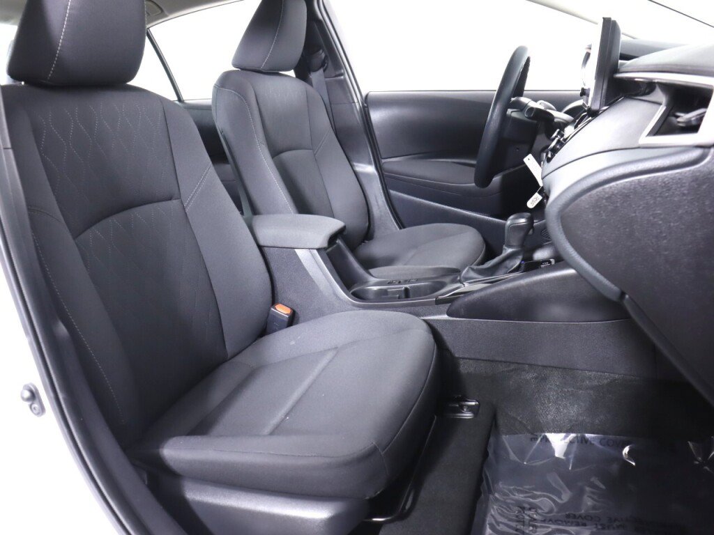 Used 2025 Toyota Corolla LE FWD image 32