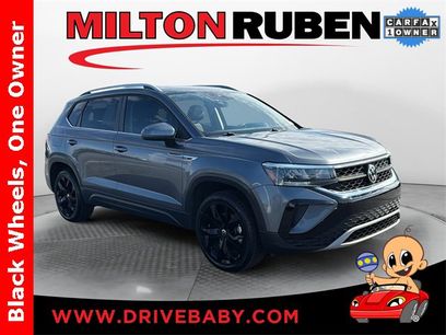 Used 2022 Volkswagen Taos SE w/ Panoramic Sunroof Package