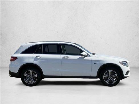 Used 2019 Mercedes-Benz GLC 350e 4MATIC image 4