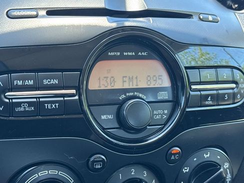 Used 2013 MAZDA MAZDA2 Sport FWD image 19