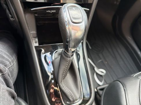 Used 2020 Buick Encore Preferred image 21