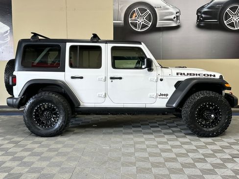 Used 2018 Jeep Wrangler Unlimited Rubicon AWD/4WD image 3