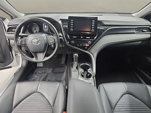 Used 2024 Toyota Camry SE FWD image 18