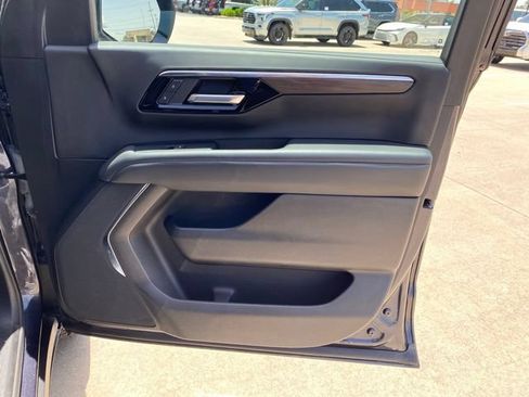 Used 2025 Chevrolet Tahoe Z71 AWD/4WD image 21