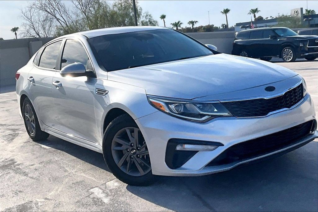 Used 2020 Kia Optima LX FWD image 2