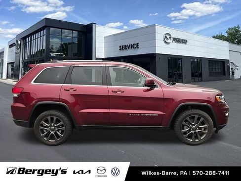 Used 2021 Jeep Grand Cherokee Laredo X AWD/4WD image 5